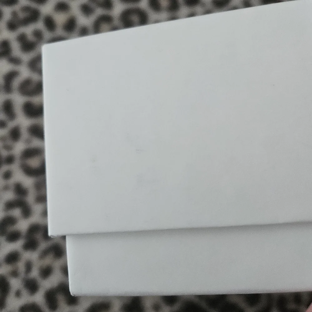 Fossil Solid White Cardboard Paper Packaging Watch Storage Box with Watch Pillow
